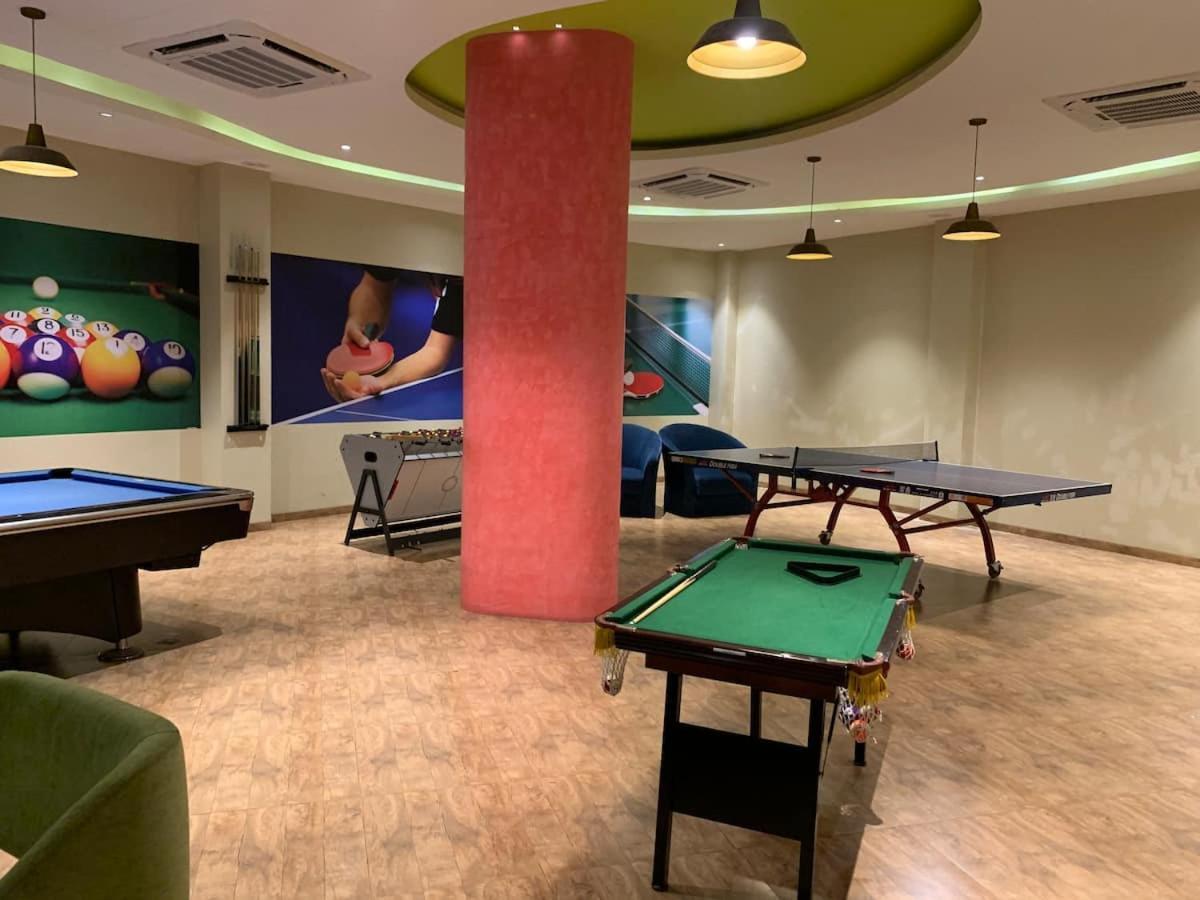 Rajhans Belliza Luxurious Studio Apartment Surat Eksteriør bilde
