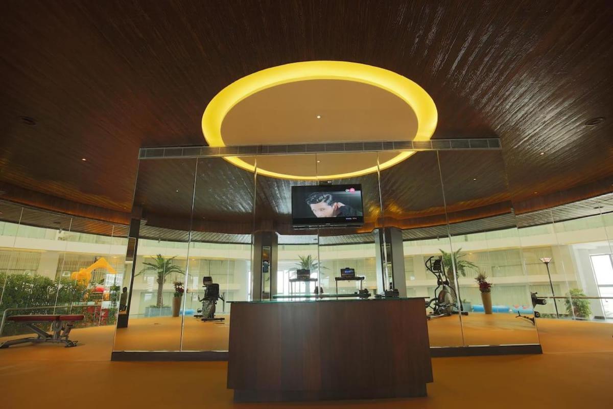 Rajhans Belliza Luxurious Studio Apartment Surat Eksteriør bilde