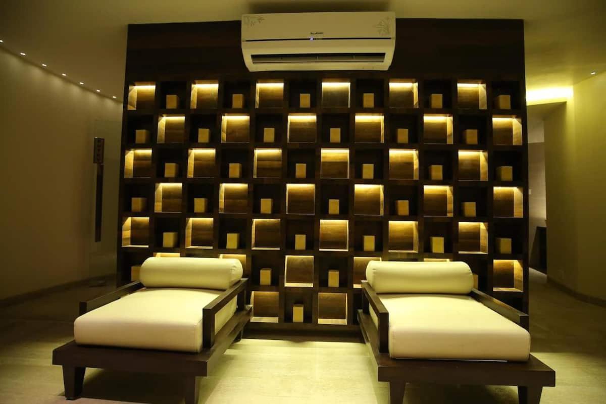 Rajhans Belliza Luxurious Studio Apartment Surat Eksteriør bilde