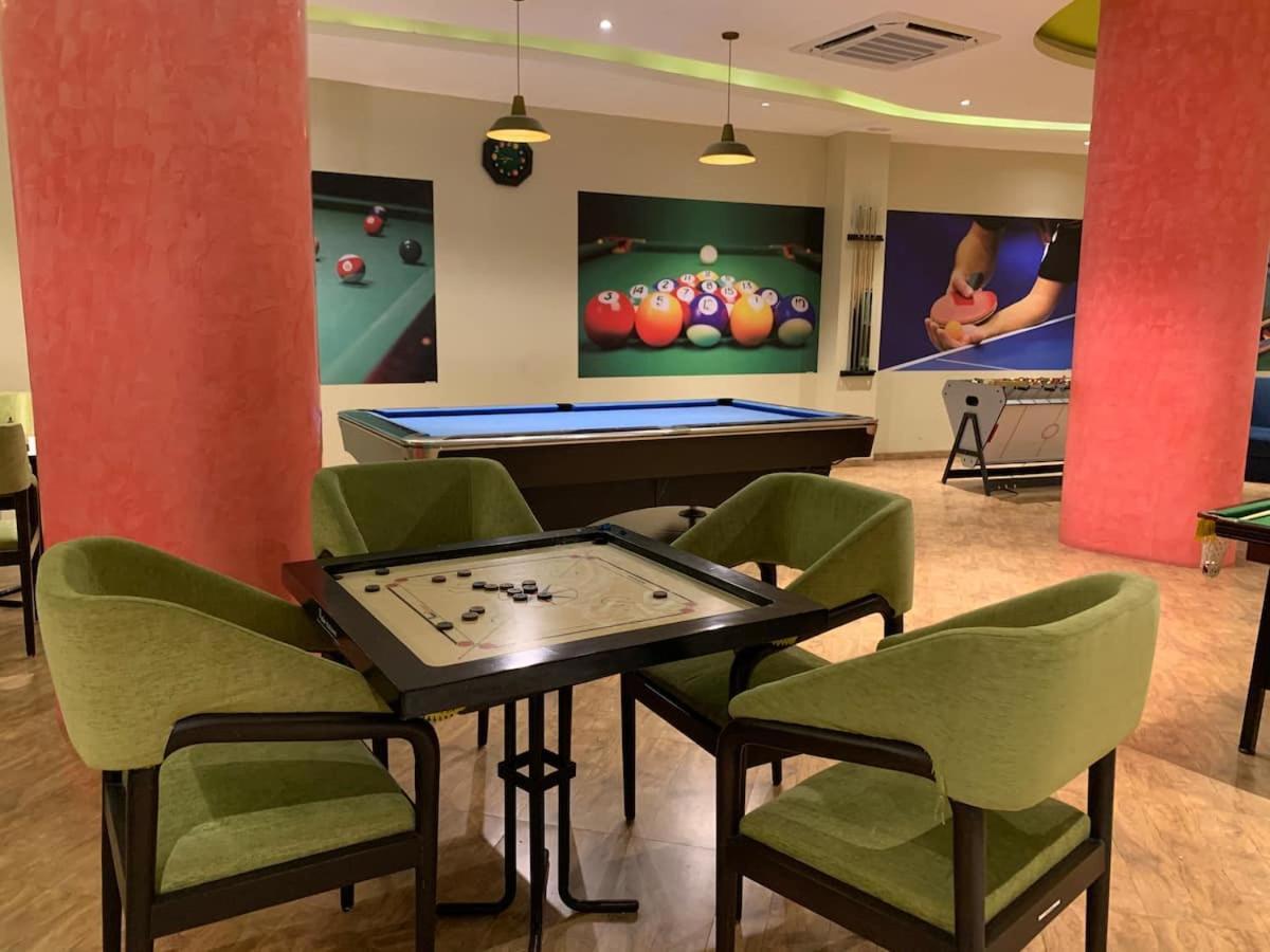 Rajhans Belliza Luxurious Studio Apartment Surat Eksteriør bilde